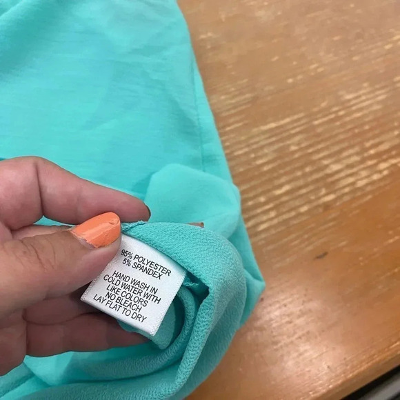 Gibsonlook X Fall Refresh Fancy Ashley Woven Scallop Top - Picture 5 of 7